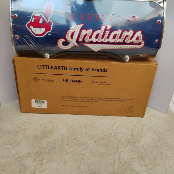 Cleveland Indians (Guardians) Littlearth Fender Flair Recycled Aluminum Purse - Picture 2 of 11